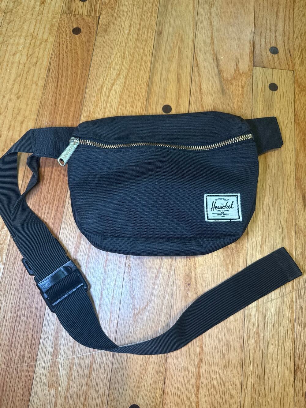 Herschel Supply Co Black Waist Pack Hip Bag Fanny Pack Crossbody Travel